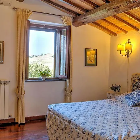 Poggiente 15&2, Emma Villa