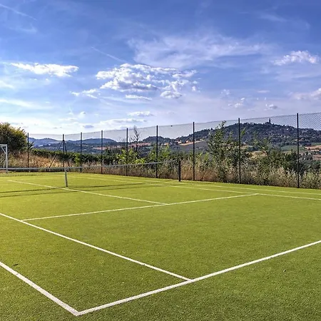 Poggiente 15&2, Emma Villa *