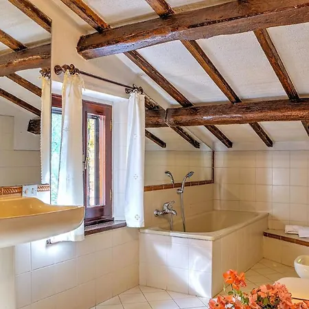 Villa Poggiente 15&2, Emma