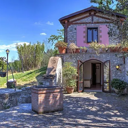 Villa Poggiente 15&2, Emma Todi